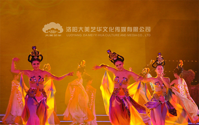 第36屆中國洛陽牡丹文化節(jié)開幕式現(xiàn)場，《隋唐洛陽城》篇章歌舞演出